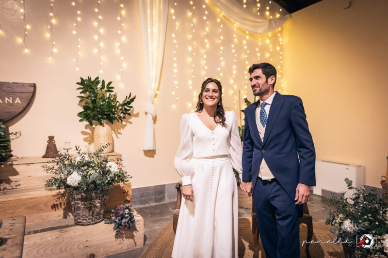 Ceremonia de boda en la campana en Pruvia, foto de Penella Fotografía