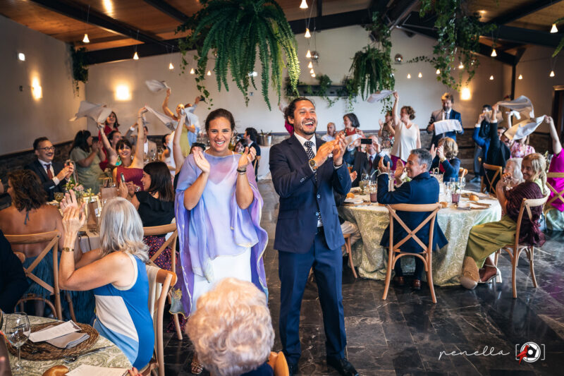 Entrada al restaurante en tu reportaje de boda con Penella Fotografía en el Marqués de la Moral