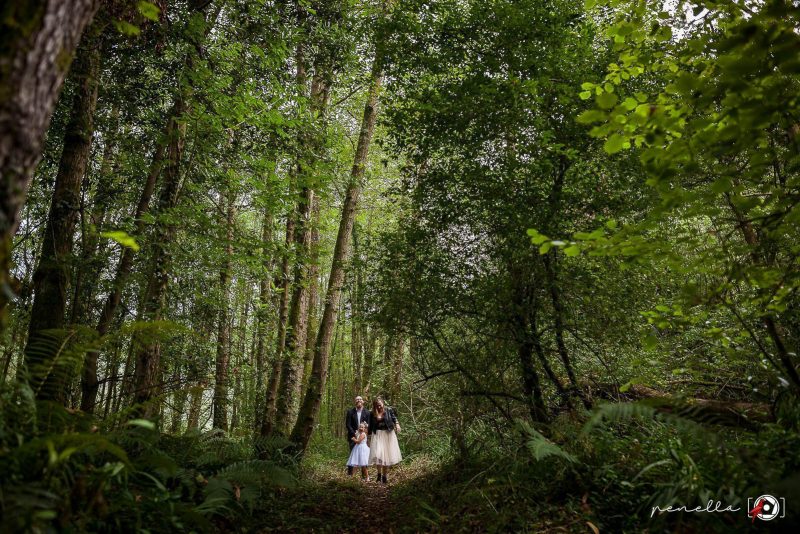 Foto de familias y reportaje familiar de padres e hijos en Asturias, Avilés, Oviedo y Gijón de la fotógrafa Penella Fotografía