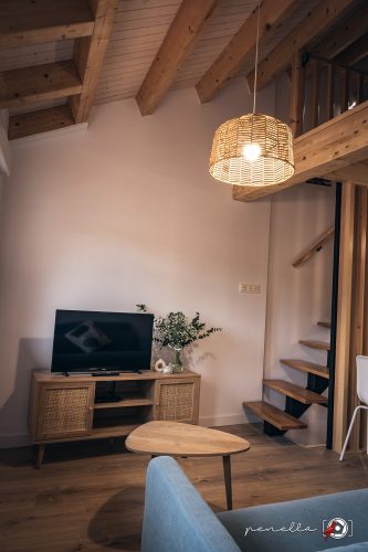Fotografía del salón en el reportaje de casa o vivienda rural en Cudillero