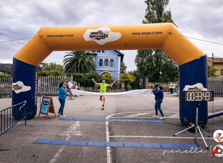 Ganador masculino en la 4ª Carrera Solidaria Manu Barrera, foto de Penella Fotografía