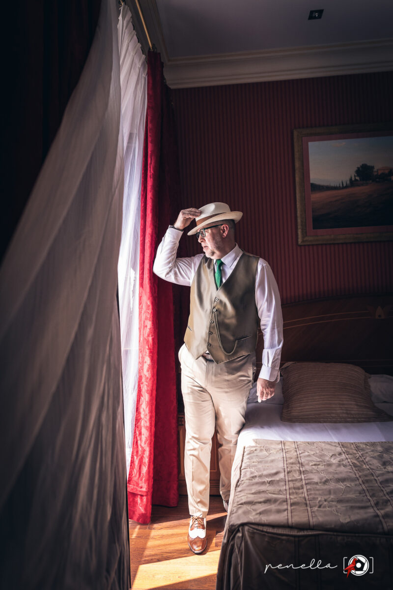 Penella Fotografía y los preparativos del novio en su boda en el Palacio de la Magdalena