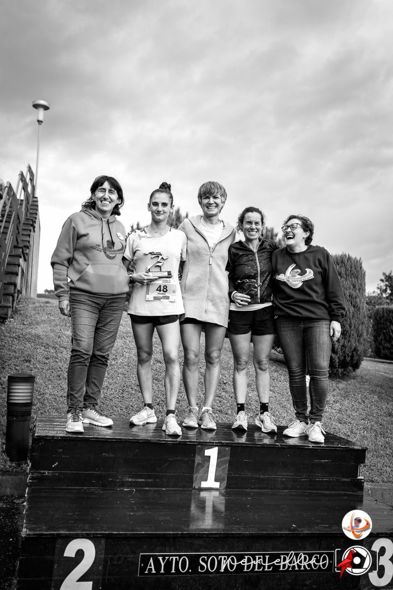 Podio femenino en la 4ª Carrera Solidaria Manu Barrera, foto de Penella Fotografía