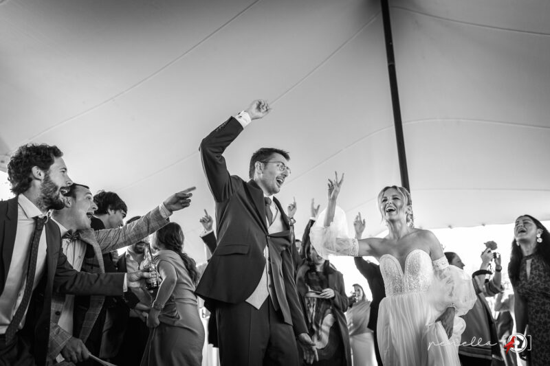 convite de boda al aire libre en Cadavedo con la fotógrafa de bodas Penella Fotografía