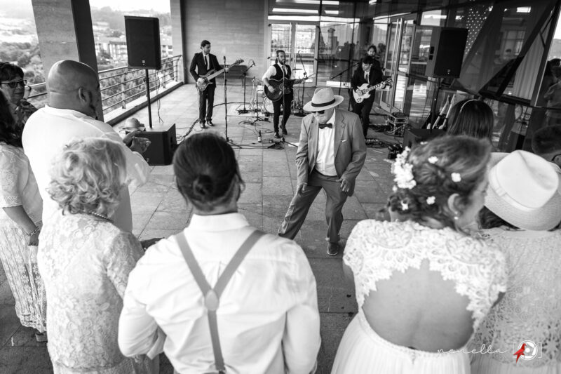 convite de boda divertido con el grupo Perdizes en el Hotel Palacio de la Magdalena en Asturias