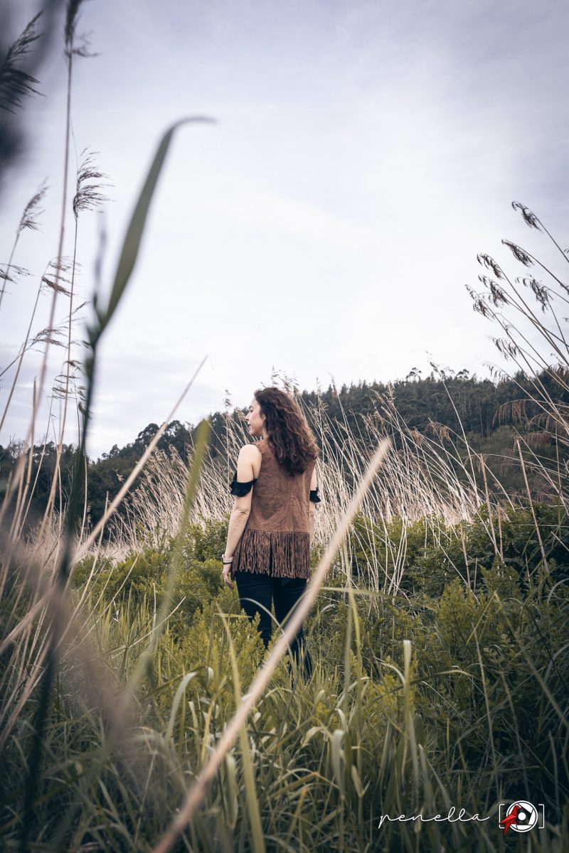 fotógrafo de sesión book de exterior en la naturaleza en Asturias Penella Fotografía