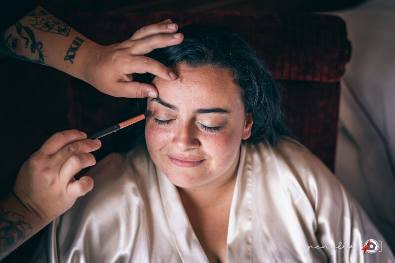 preparativos de la novia con la maquilladora jennifer lópez makeup en Asturias