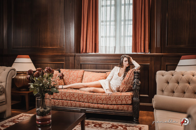 sesión book en interior y fotografía de autor a modelos en Asturias, Penella Fotografía